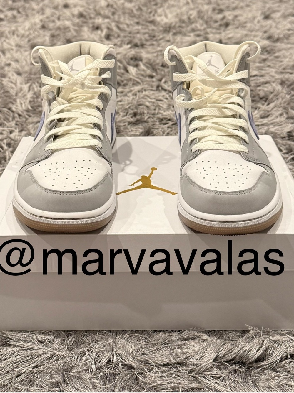 Jordan 1 Mid Wolf Grey. Mens 10.5 / Womens 12